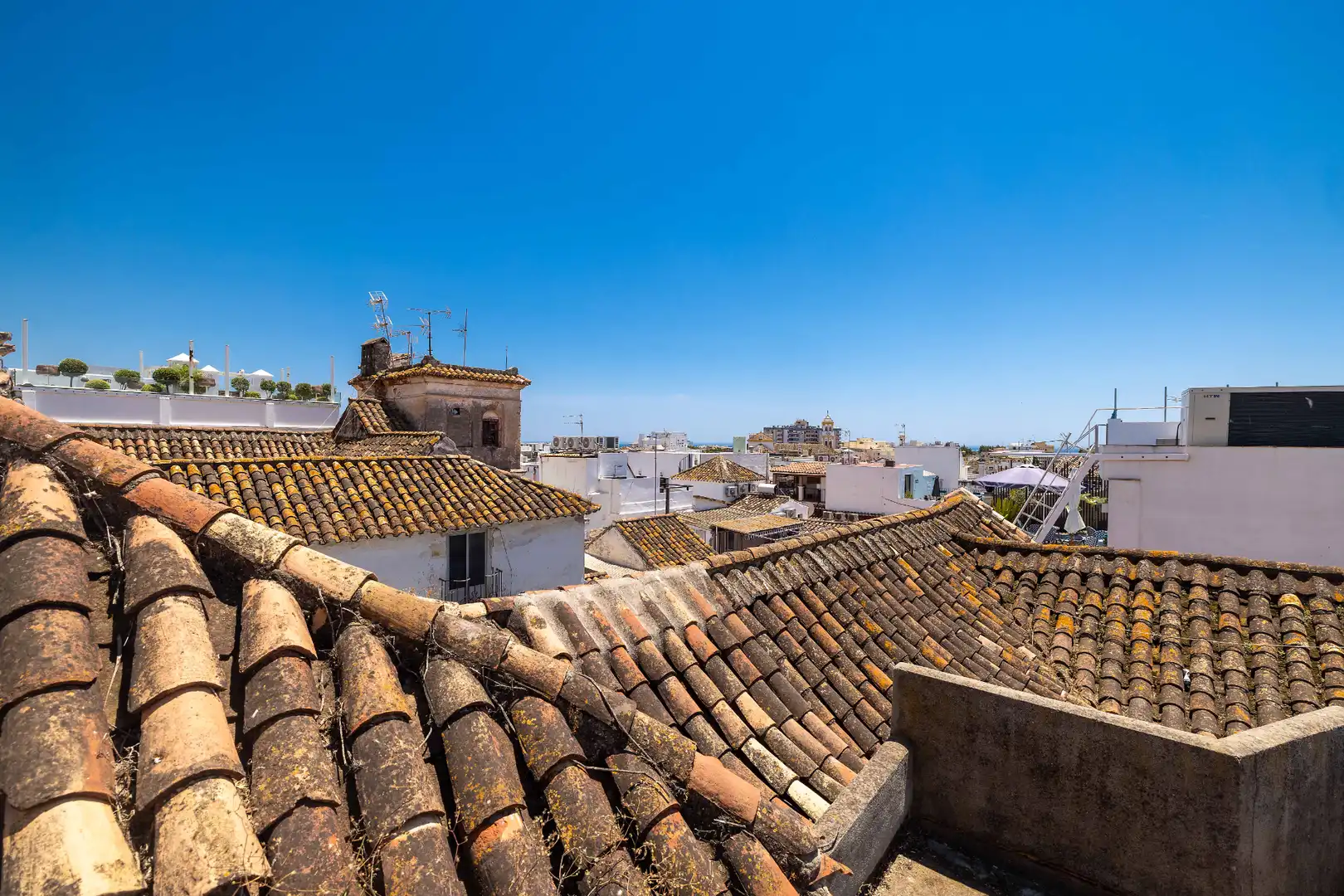 Vista exterior de Edifici en venda en Marbella