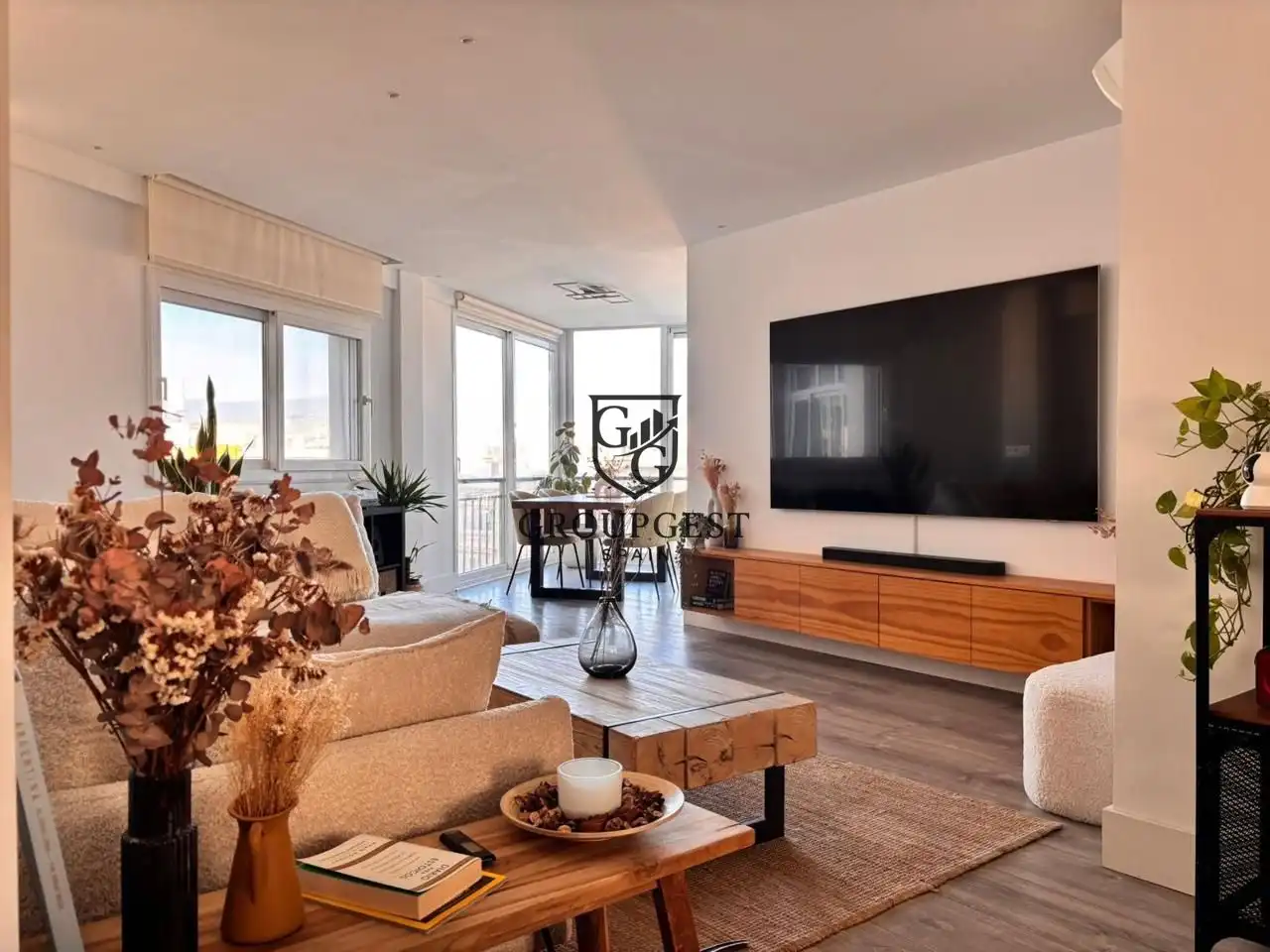 Flat for rent in De Colón, Ensanche Centro - Puerto