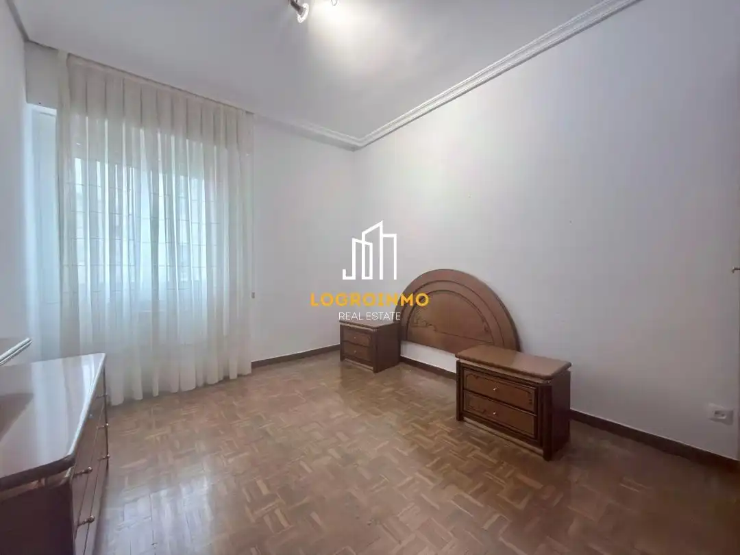 Bedroom of Flat for sale in  Logroño  with Heating and Furnished