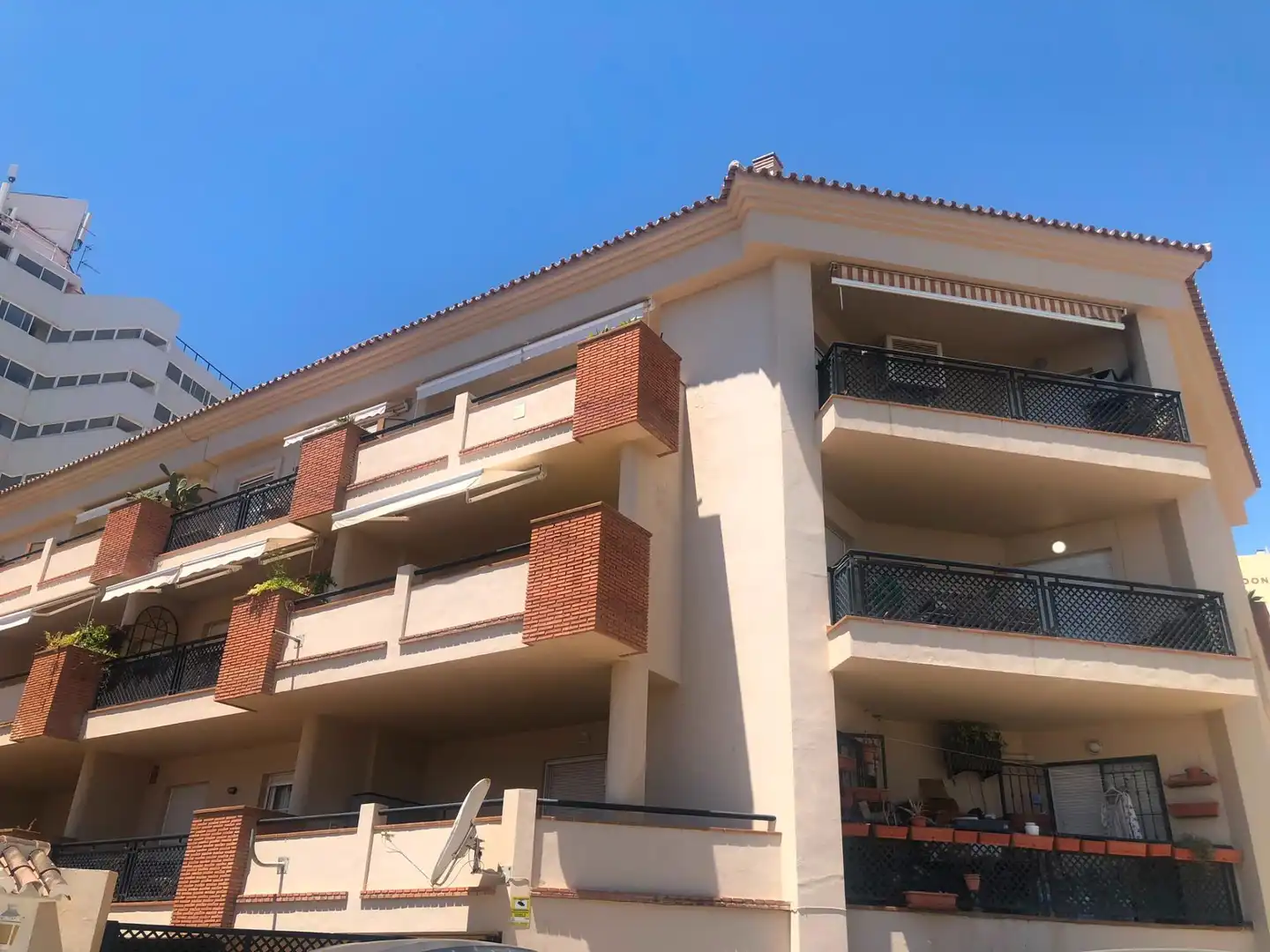 Vista exterior de Àtic en venda en Benalmádena amb Terrassa