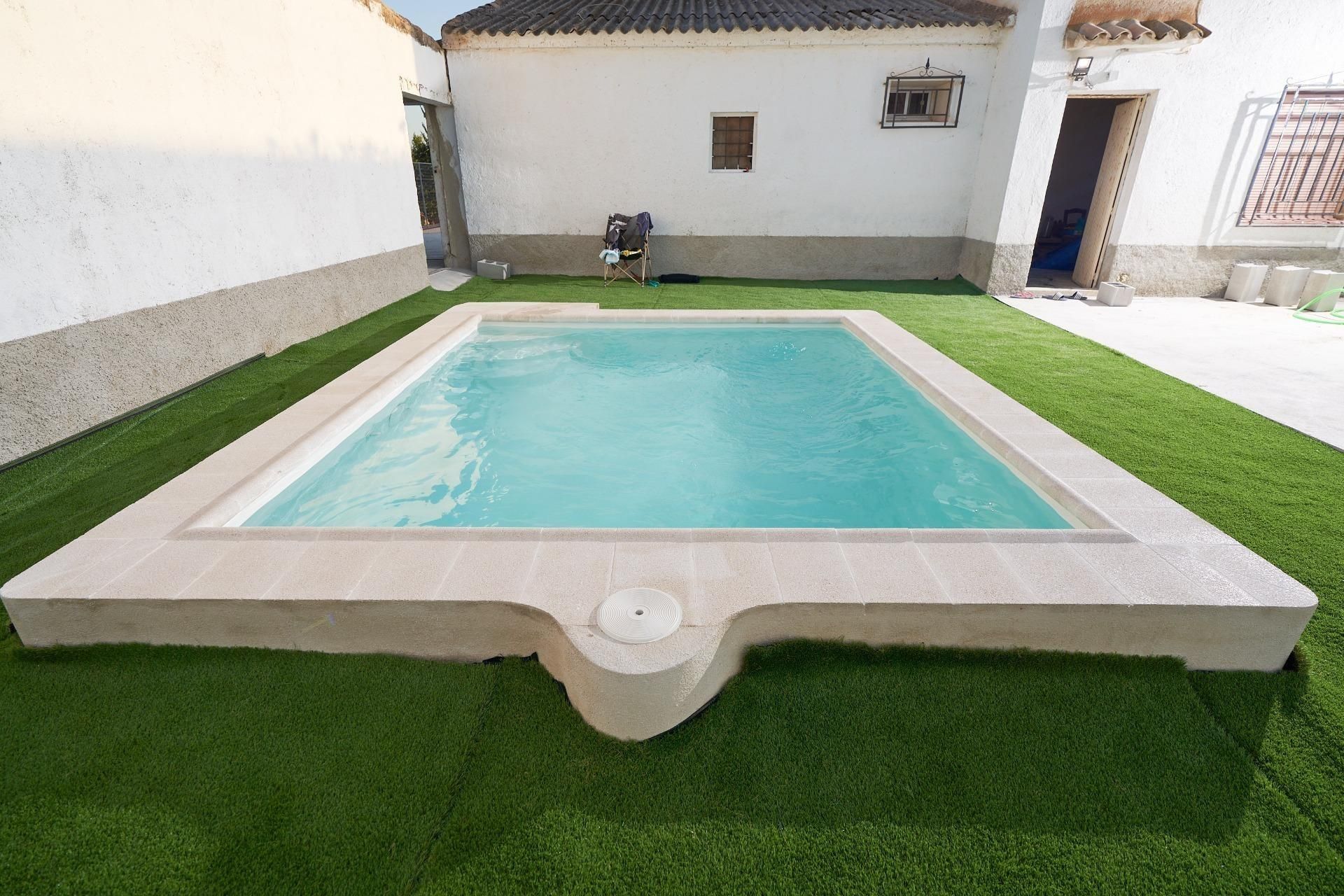 Piscina de Finca rústica en venda en Baza