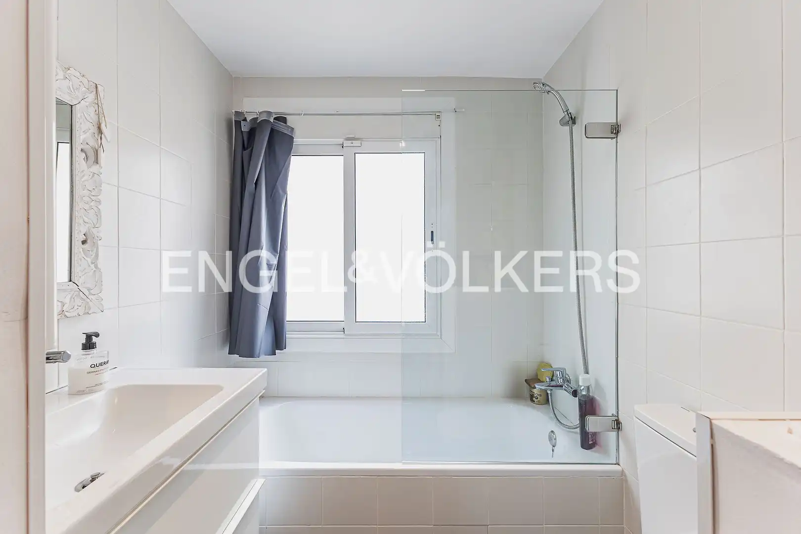 Baño de Piso en venta en Barcelona con Calefacción, Parquet y Terraza