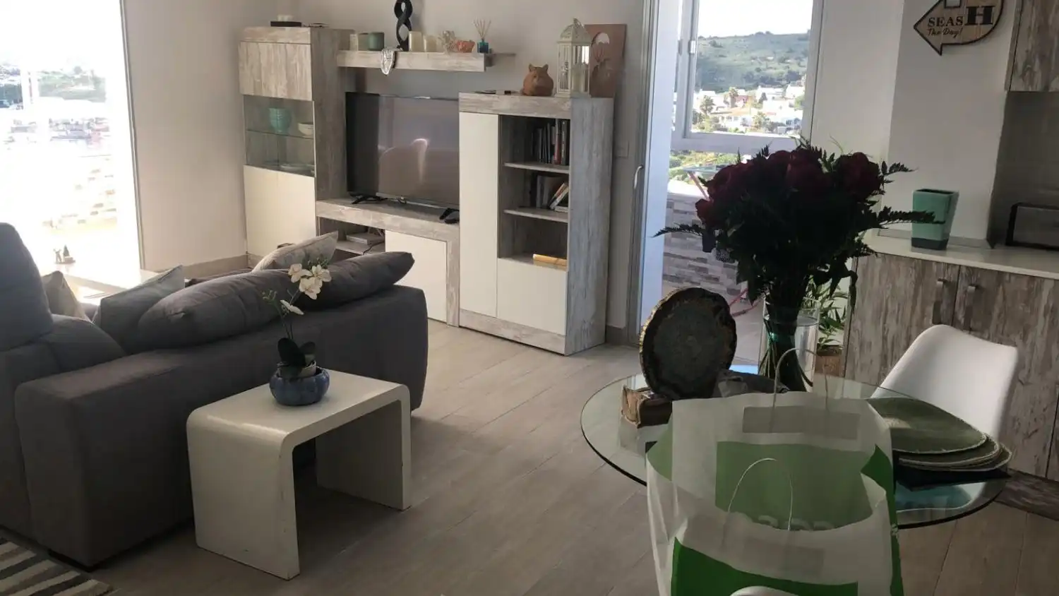 Sala de estar de Apartamento en venta en Sotogrande con Aire acondicionado, Calefacción y Terraza