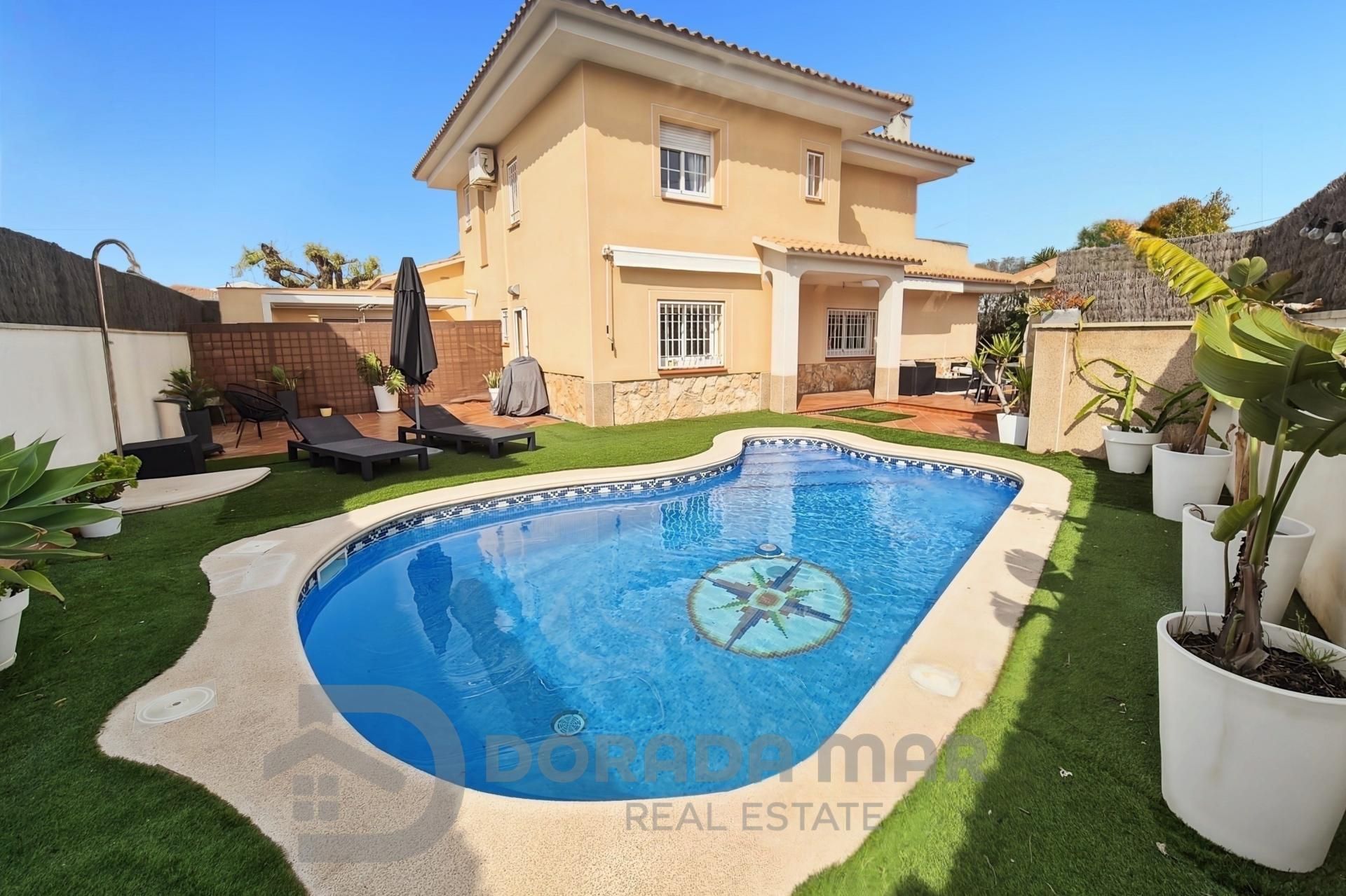 Exterior view of Houses for sale in Sant Pere de Ribes  with Heating, Private garden and Swimming Pool