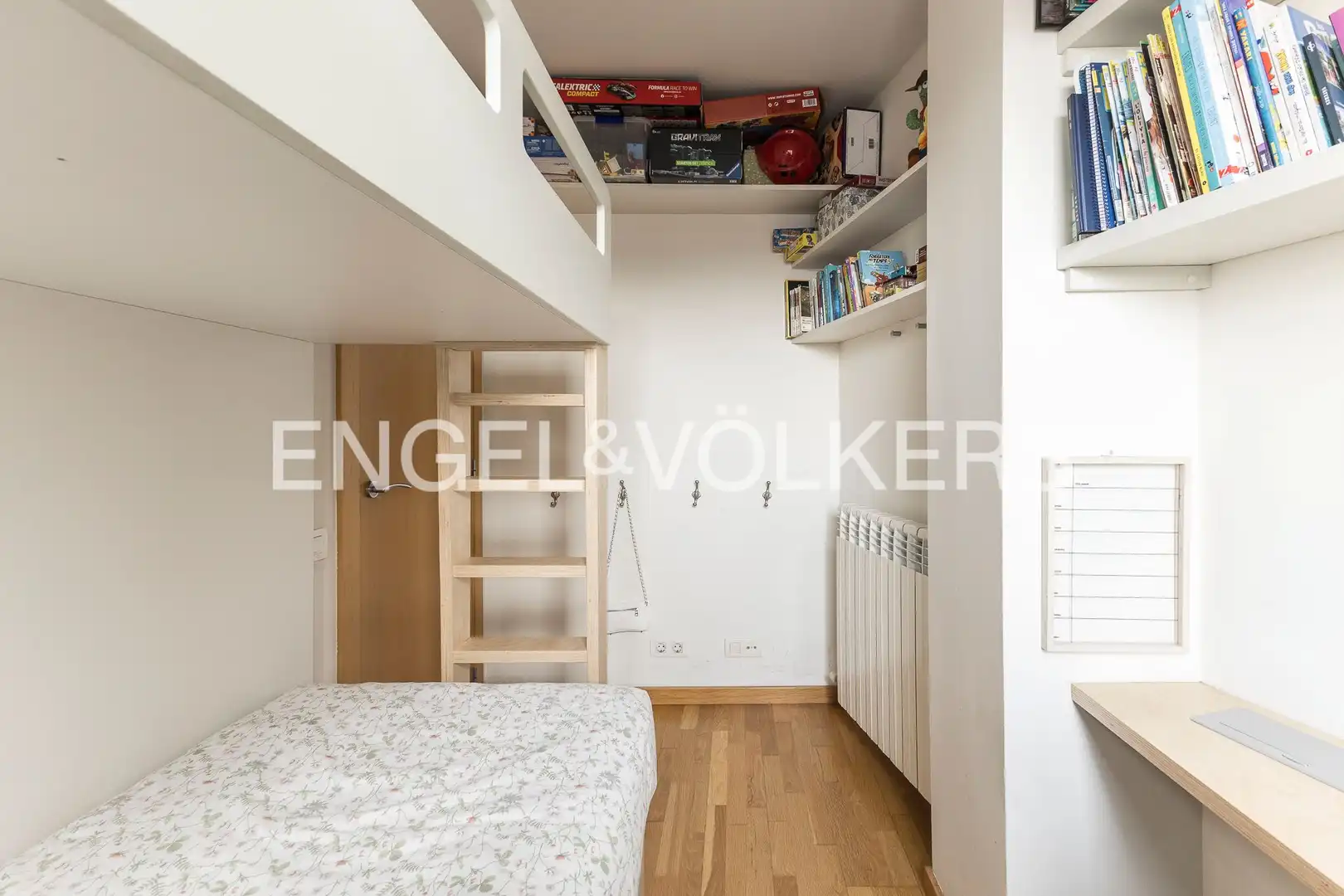 Bedroom of Flat for sale in Barcelona  with Air Conditioner, Heating and Private garden