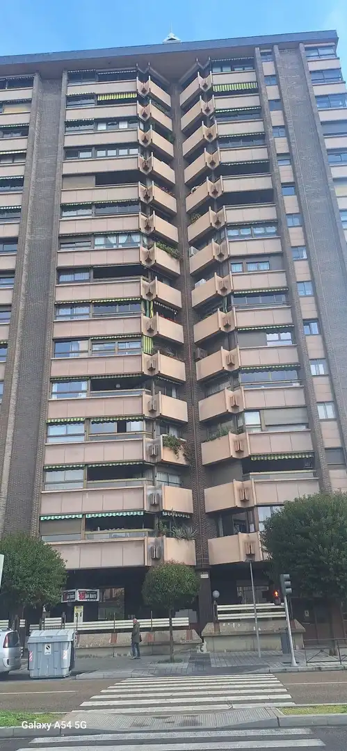 Vista exterior de Pis en venda en Valladolid amb Terrassa, Traster i Piscina comunitària