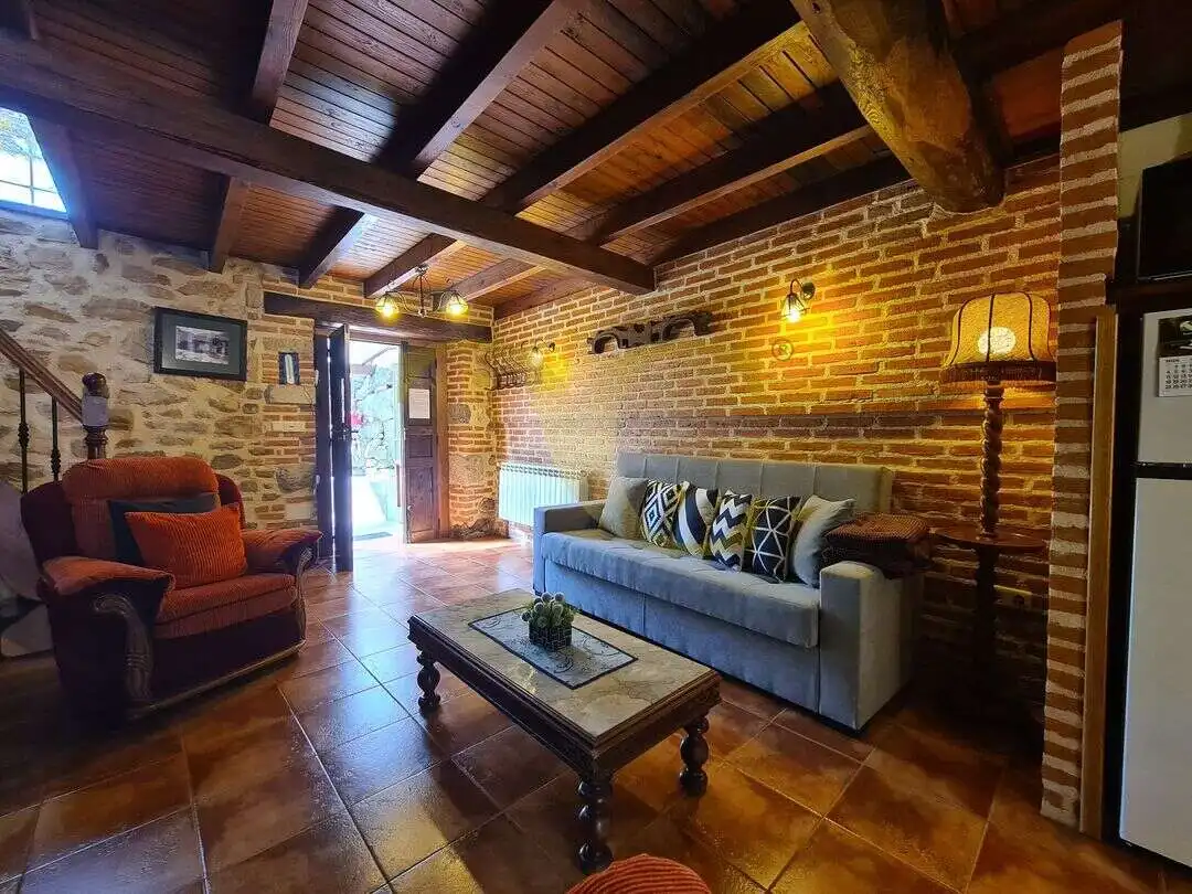 Sala d'estar de Casa o xalet en venda en Peñamellera Alta amb Calefacció, Jardí privat i Terrassa