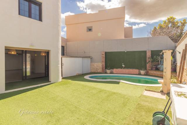 Casa-chalet en Venta en Calle Hibiscus, 5 en La Garita - Marpequeña