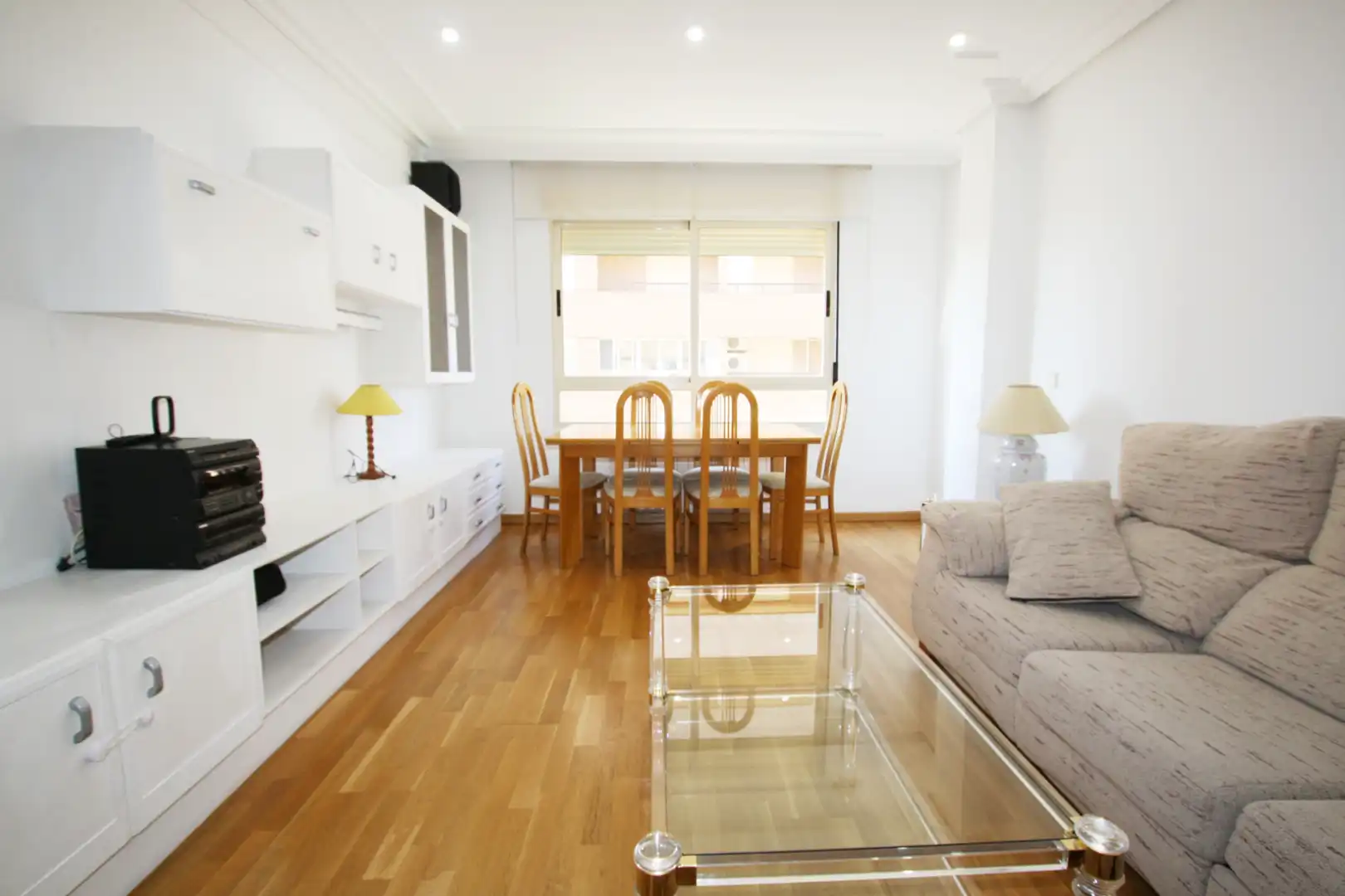 Sala de estar de Piso en venta en Albacete con Calefacción, Parquet y Amueblado
