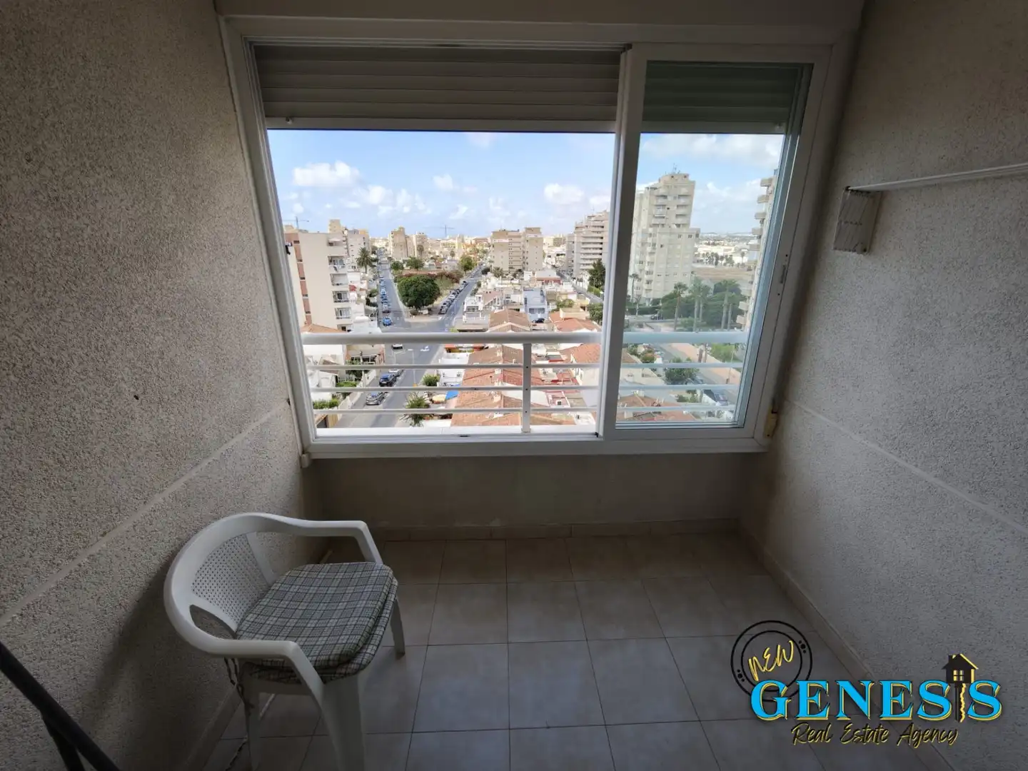 Dormitori de Apartament en venda en Torrevieja amb Moblat, Rentadora i Balcó