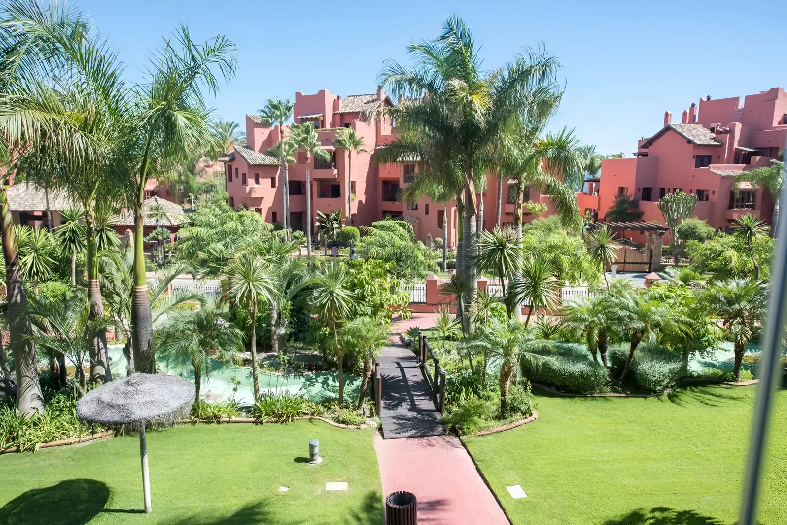 Apartamento con piscina en venta en Selwo