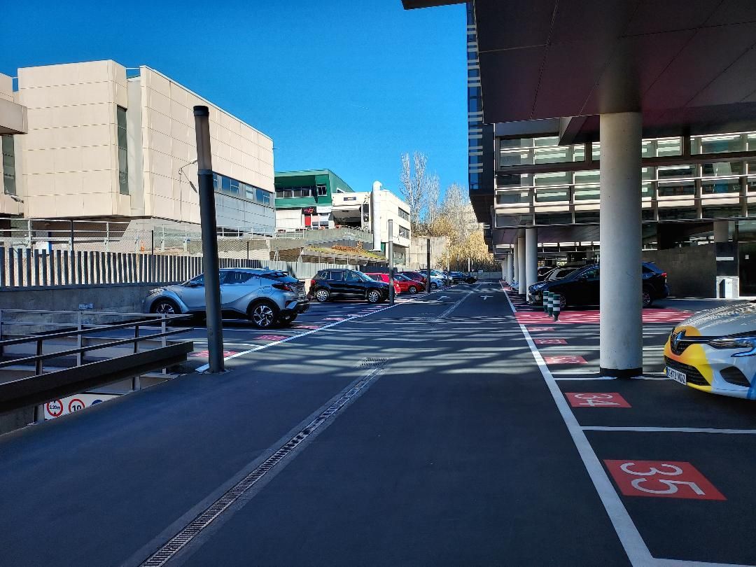Aparcament de Oficina de lloguer en Alcobendas amb Aire condicionat i Calefacció