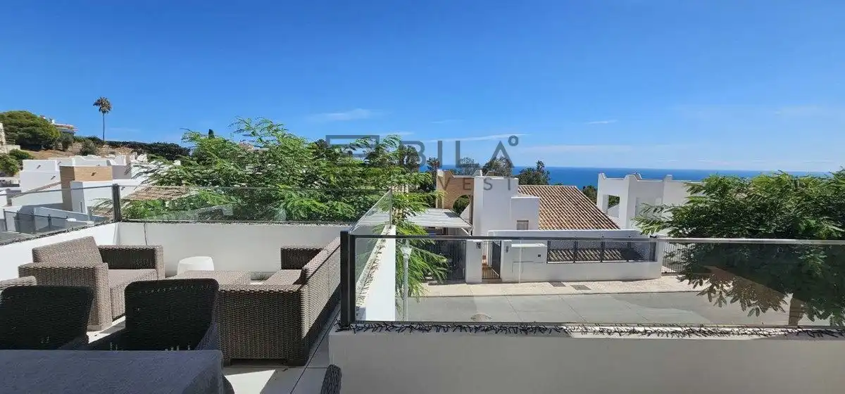 Chalet con piscina en venta en de la Estacion, imagen 3