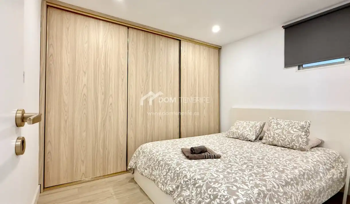 Habitación de Piso en venta en Adeje con Terraza, Piscina y Amueblado