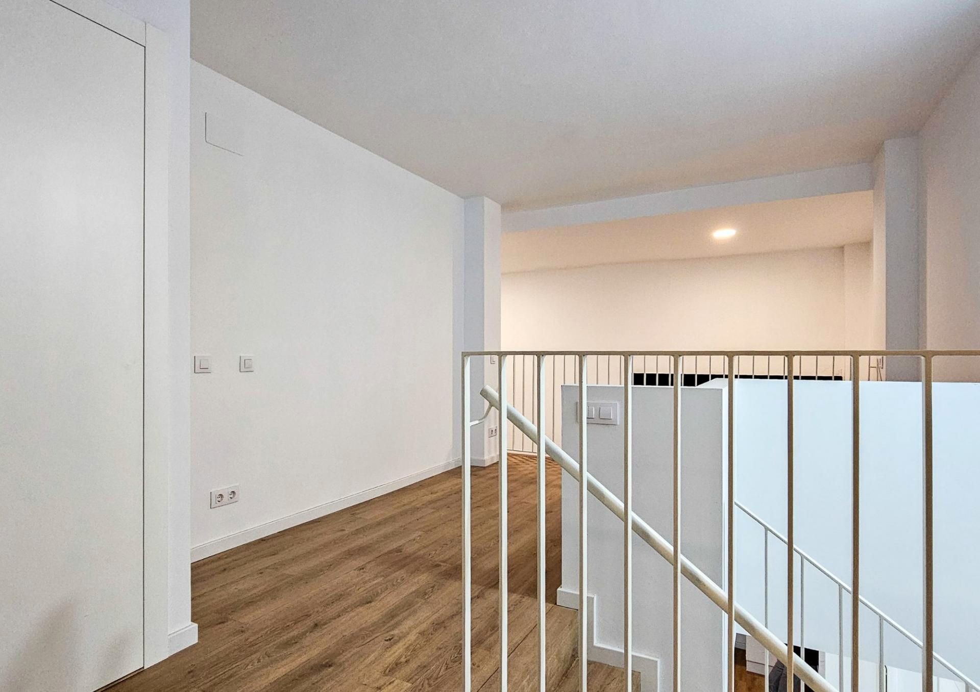 Flat for sale in  Barcelona Capital  with Private garden, Terrace and Furnished