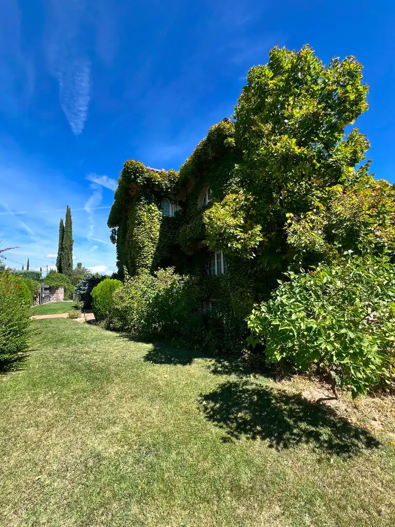 Vista exterior de Casa o xalet en venda en Villanueva de la Cañada amb Aire condicionat, Calefacció i Terrassa