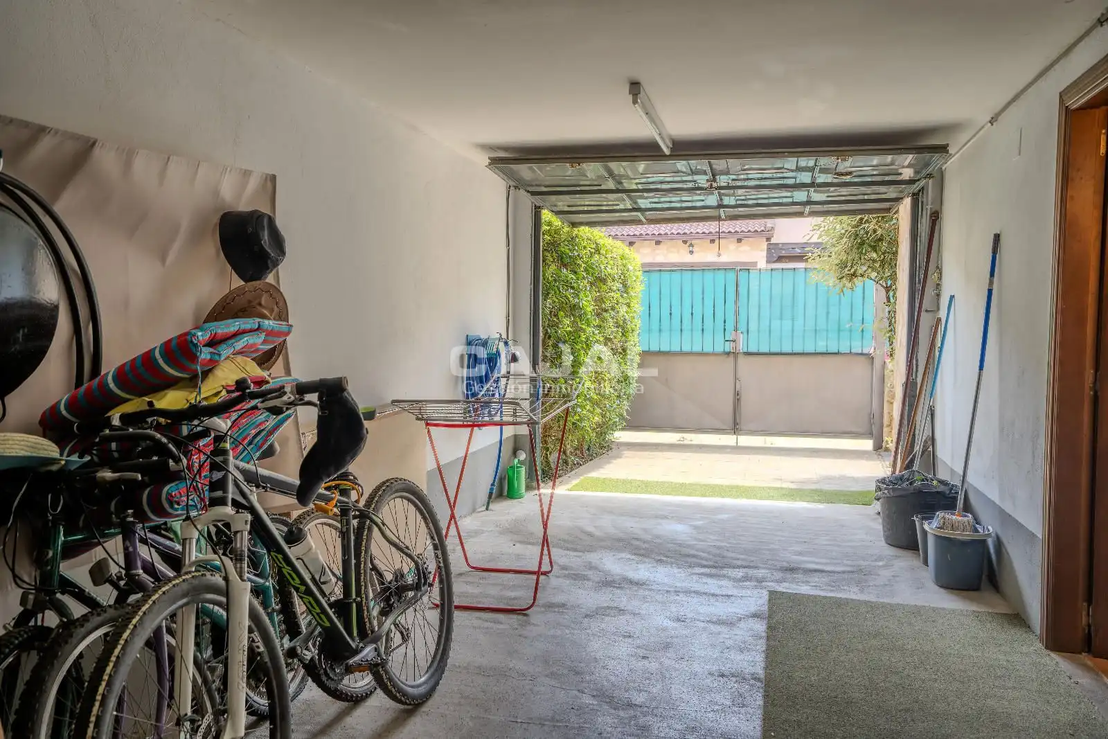 Casa adosada en venta en Riaza con Calefacción y Jardín privado