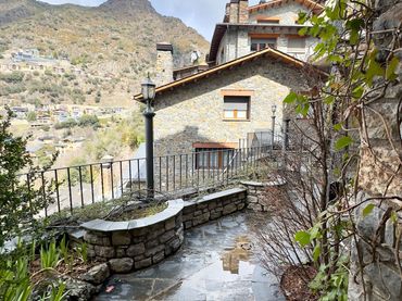 Adossat amb jardí en venda a Les Escaldes