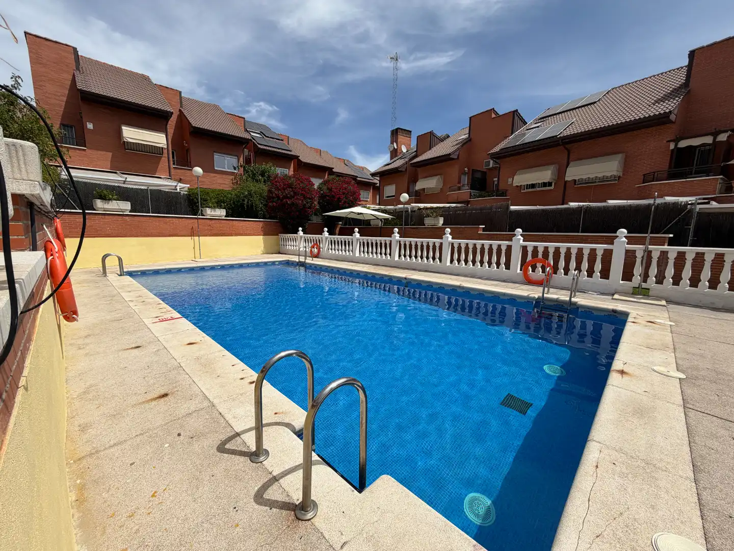 Piscina de Casa o xalet en venda en Alcalá de Henares amb Aire condicionat, Calefacció i Jardí privat