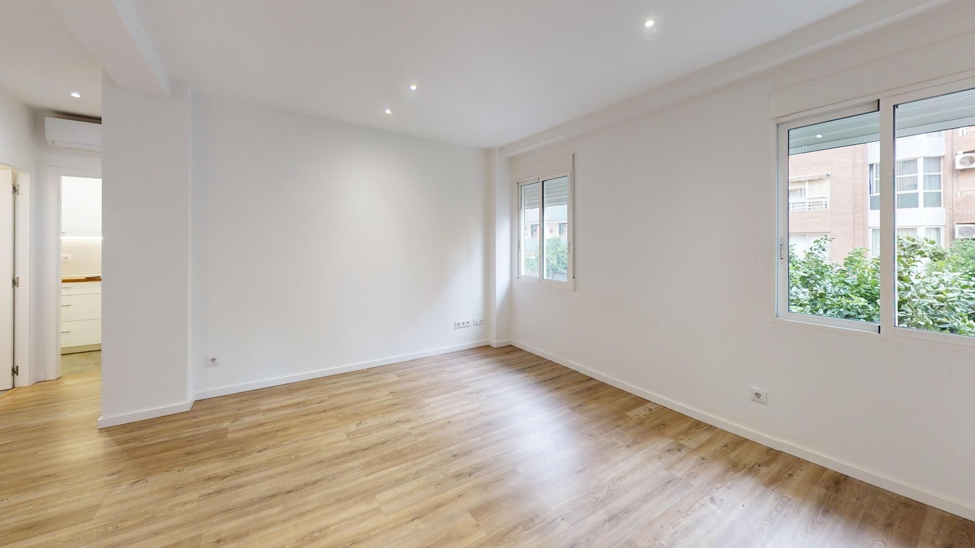 Bedroom of Flat to rent in  Valencia Capital  with Parquet flooring