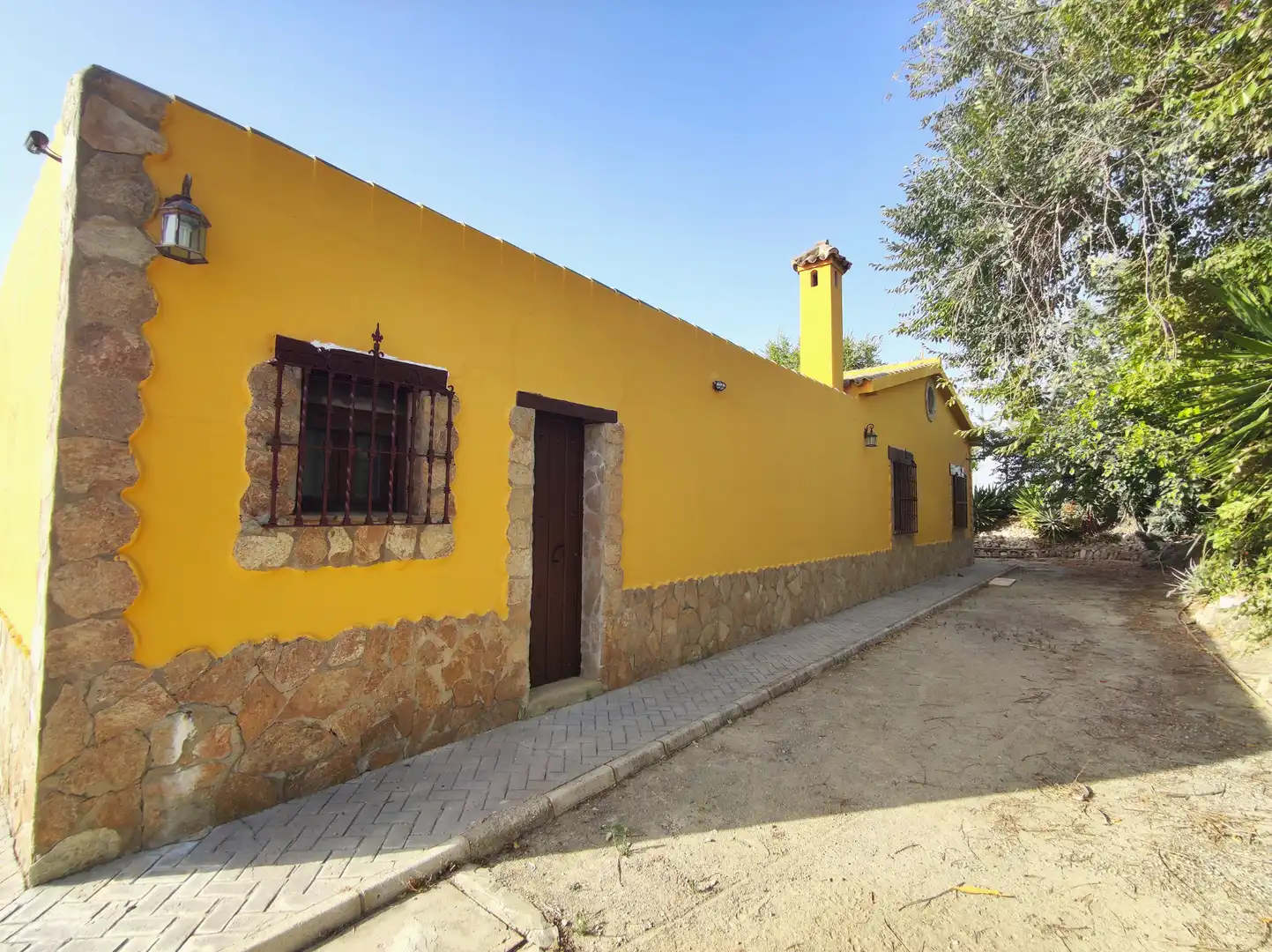 Vista exterior de Terreno en venta en El Cuervo de Sevilla