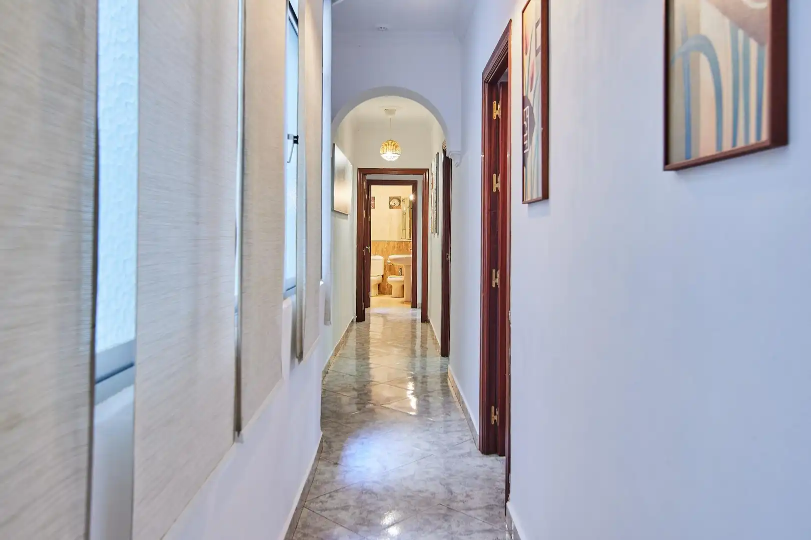Wohnung zum Verkauf in Cádiz mit Klimaanlage, Abstellraum und Balkon