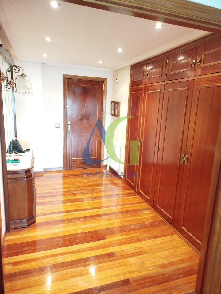 Piso en venta en León Capital  con Calefacción, Parquet y Terraza