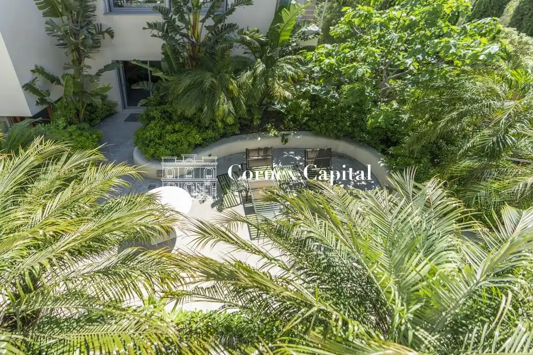 Terrassa de Casa o xalet en venda en Barcelona amb Aire condicionat, Calefacció i Jardí privat