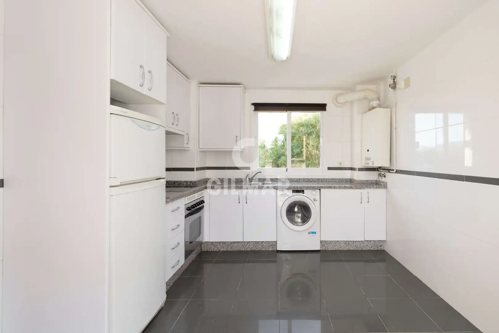 Cocina de Dúplex en venta en Estepona con Calefacción, Jardín privado y Piscina