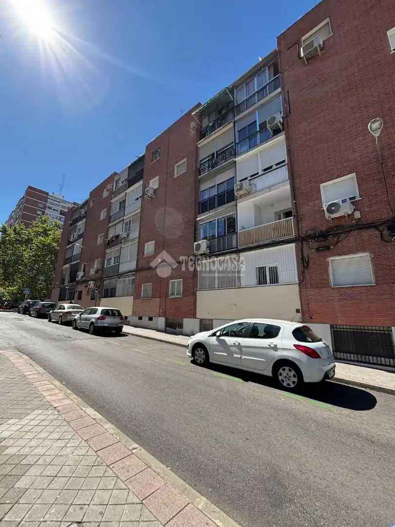 Vista exterior de Pis en venda en Fuencarral - El Pardo