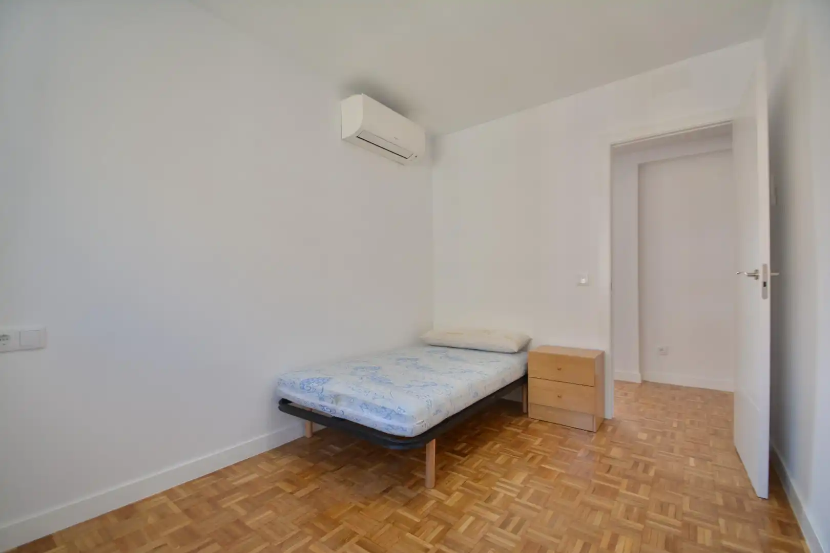 Schlafzimmer von Wohnung zur Miete in Fuencarral - El Pardo