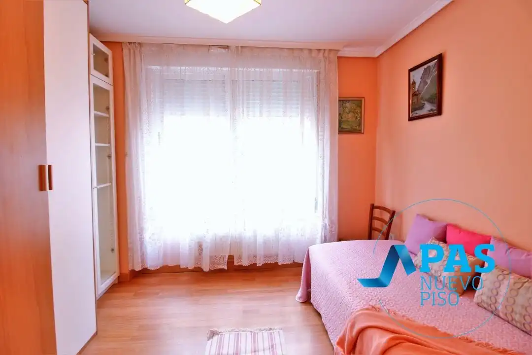 Habitación de Piso en venta en Santander con Calefacción