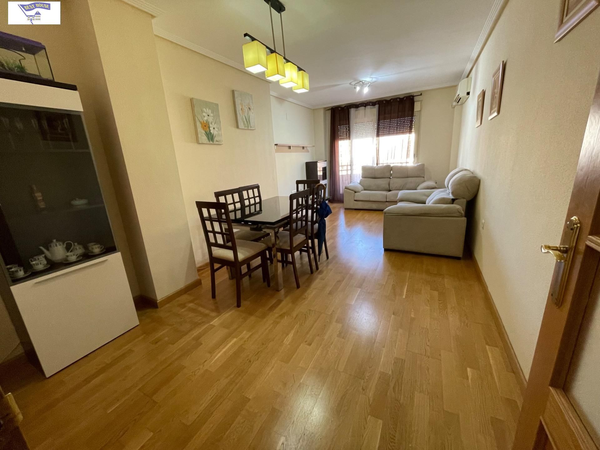 Living room of Flat for rent in  Albacete Capital  with Heating, Parquet flooring and Storage room