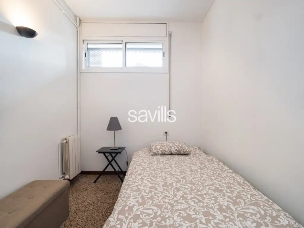 Bedroom of Apartments for sale in Barcelona