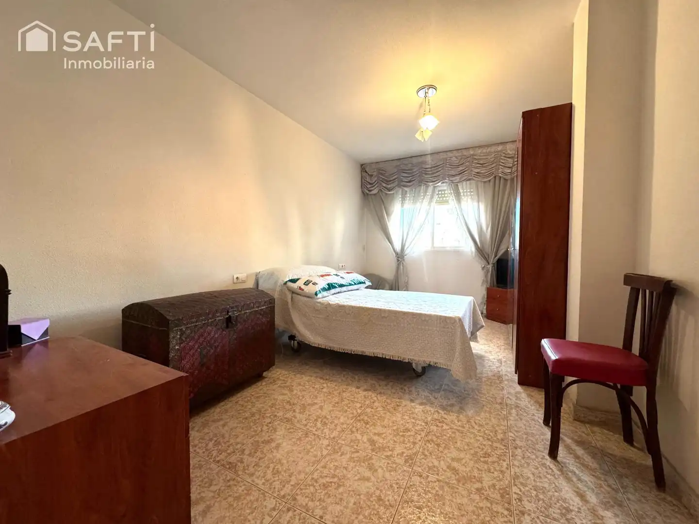 Habitación de Piso en venta en El Pinós / Pinoso con Terraza y Balcón