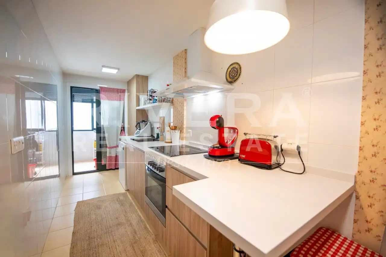 Cocina de Ático en venta en Sanxenxo con Calefacción, Parquet y Terraza