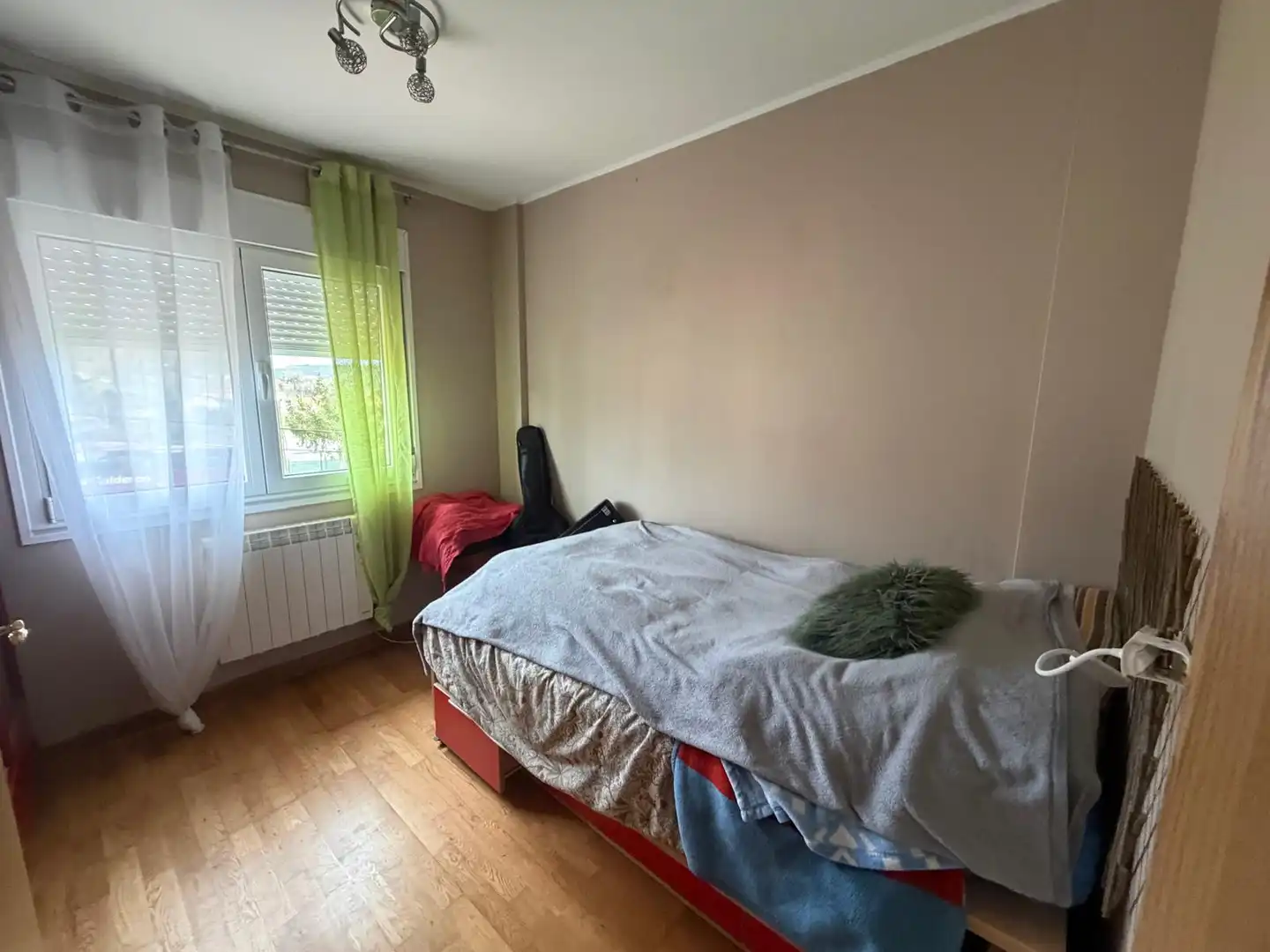 Dormitori de Casa adosada en venda en Piélagos amb Calefacció, Jardí privat i Parquet