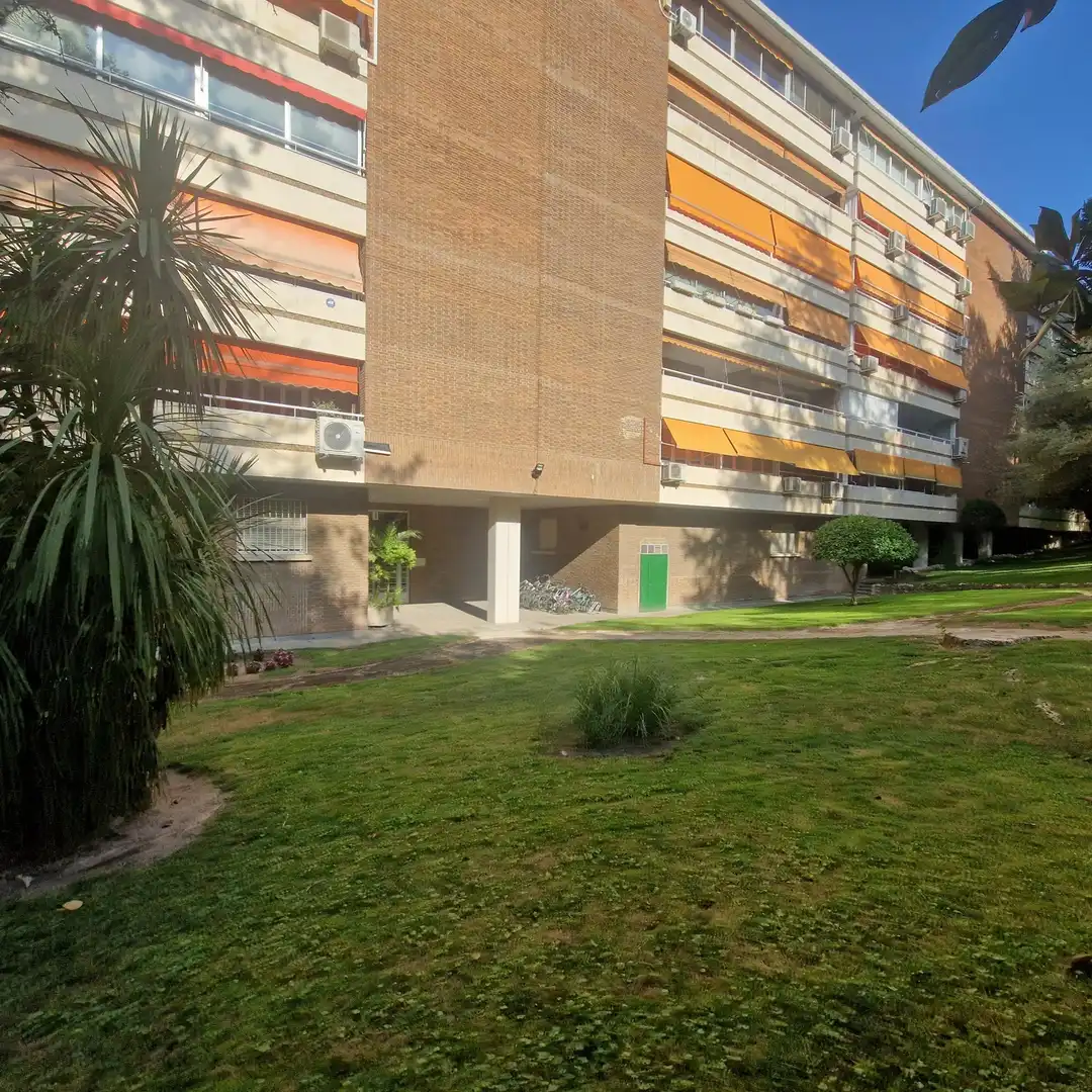 Exterior view of Flat for sale in Madrid  with Air Conditioner, Heating and Private garden