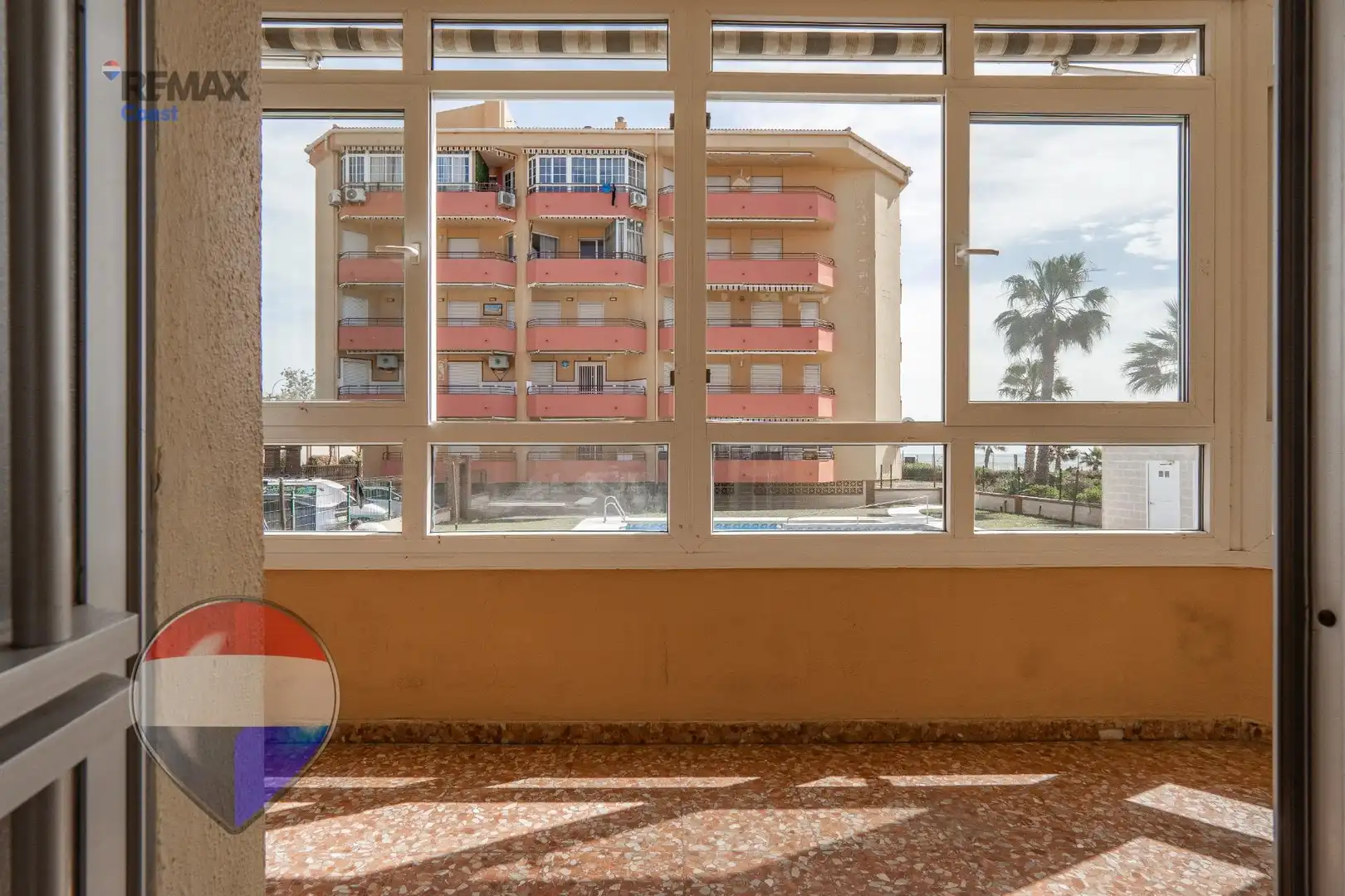 Außenansicht von Wohnung zum Verkauf in Rincón de la Victoria mit Privatgarten, Terrasse und Gemeinschaftspool