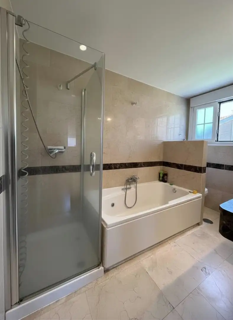 Baño de Casa o chalet en venta en Torrelodones con Aire acondicionado, Calefacción y Jardín privado