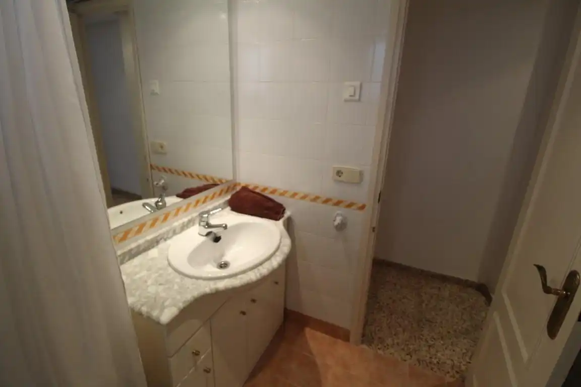 Bathroom of Apartments for sale in Torrevieja  with Air Conditioner, Terrace and Furnished