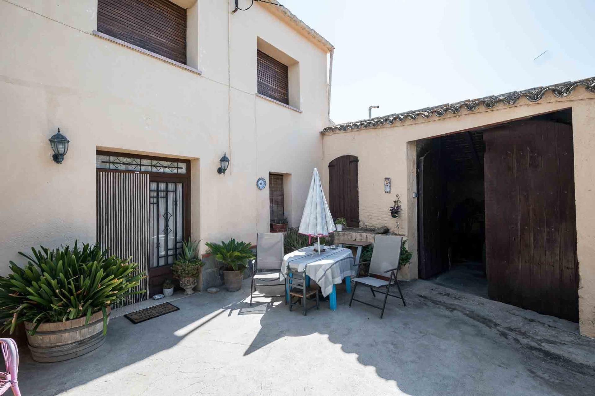 Vista exterior de Casa o xalet en venda en Vilafranca del Penedès amb Aire condicionat, Calefacció i Traster