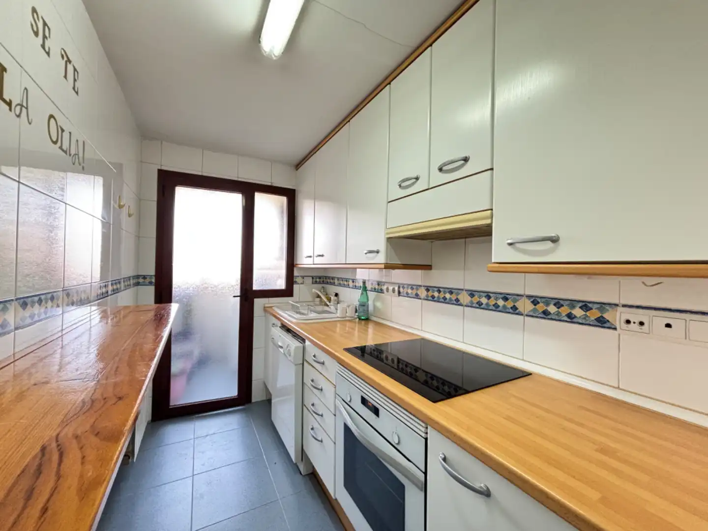 Küche von Wohnung zum Verkauf in Majadahonda mit Klimaanlage, Heizung und Privatgarten