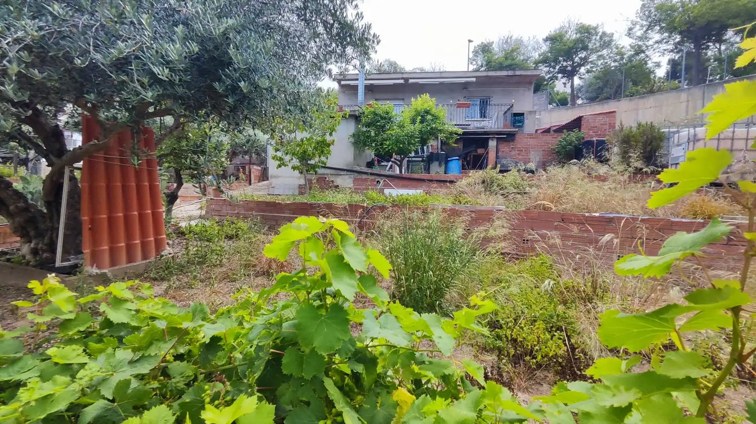 Casa adosada en venta en Rubí con Trastero