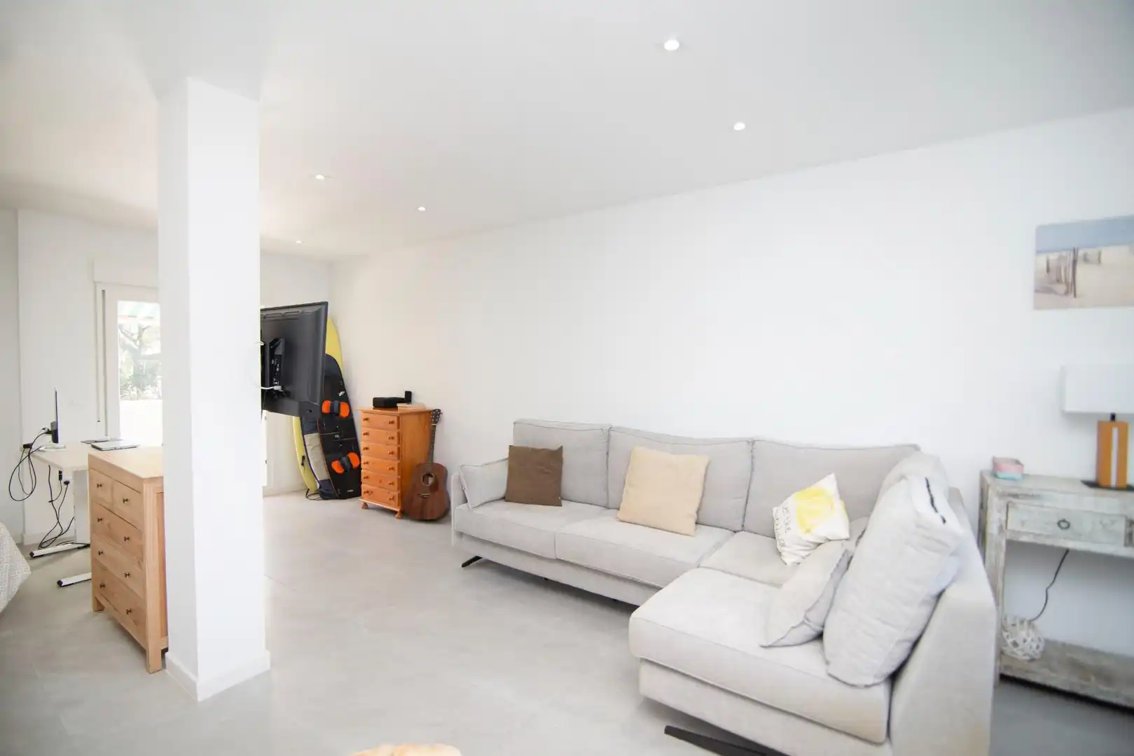 Sala d'estar de Apartament en venda en Chiclana de la Frontera amb Aire condicionat, Jardí privat i Terrassa