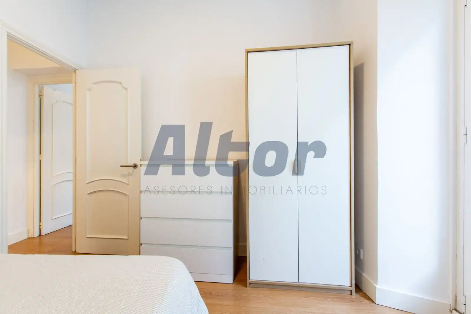 Wohnung zur Miete in DE LA MADERA, Universidad - Malasaña