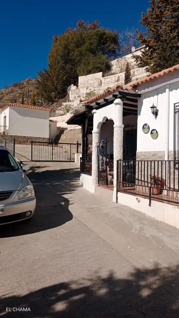 Vista exterior de Planta baja en venta en Válor con Trastero