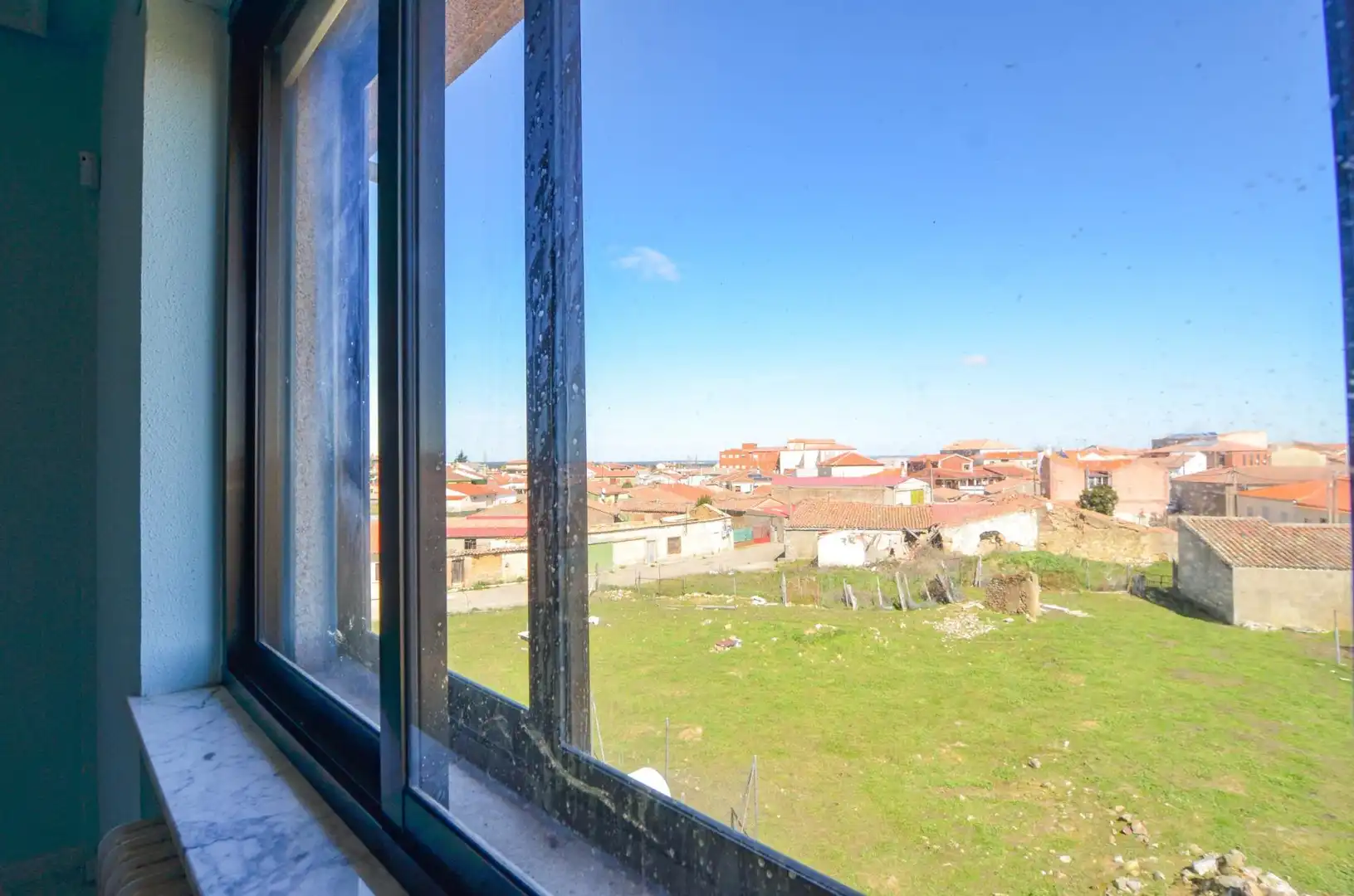 Vista exterior de Pis en venda en La Fuente de San Esteban  amb Calefacció