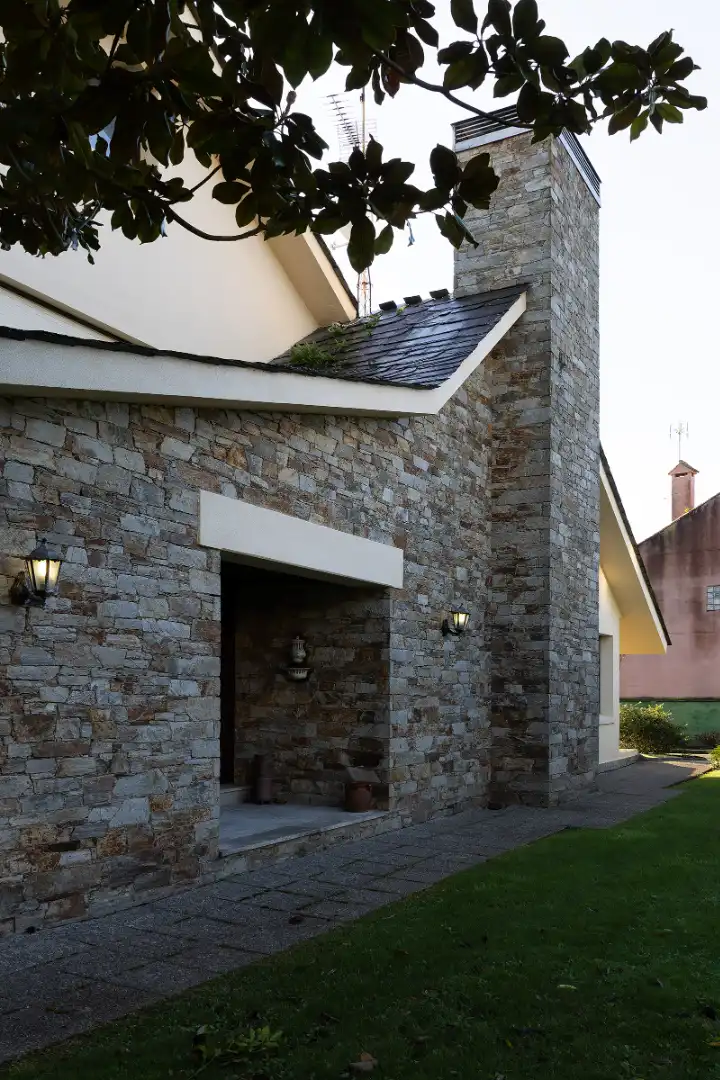 Vista exterior de Casa o chalet en venta en Oleiros con Calefacción, Jardín privado y Parquet