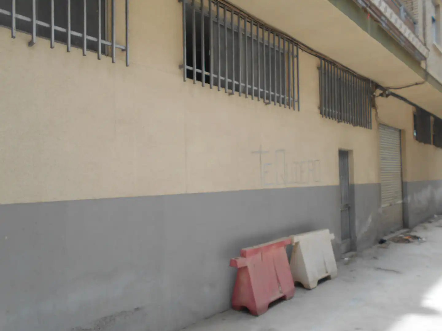 Vista exterior de Local en venta en Murcia